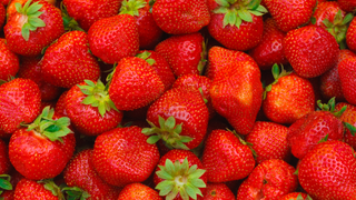 Going Out in the Sun? Be Sure to Rub Strawberries All Over Yourself
